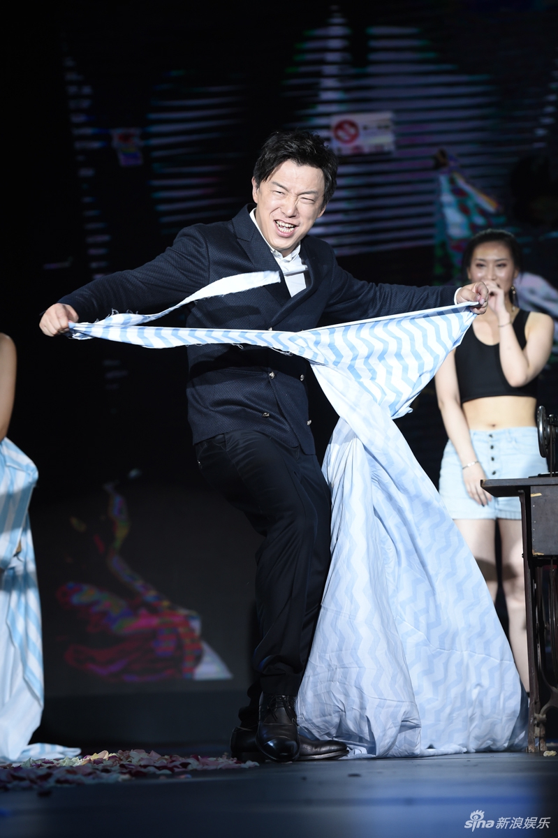 黄渤王宝强于和伟才艺pk贡献表情包_高清图集_新浪网