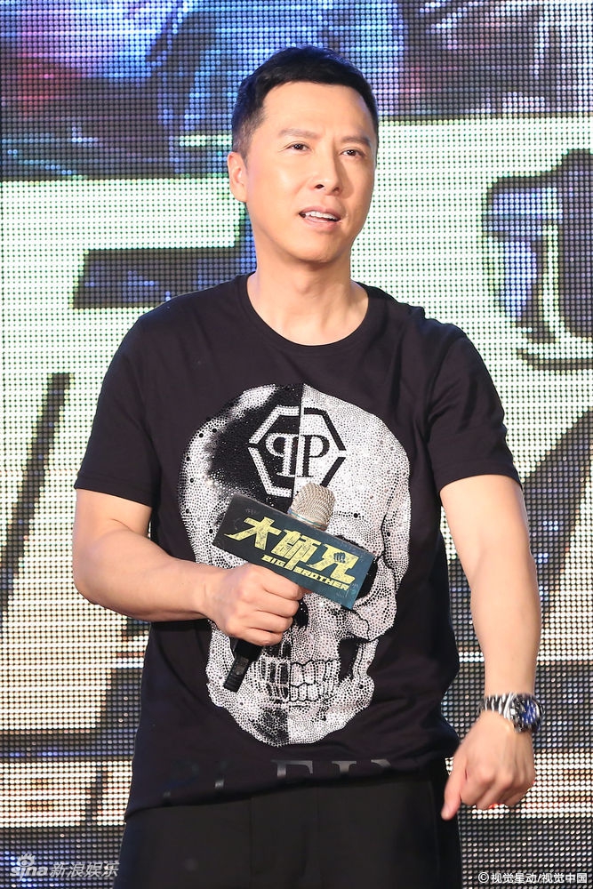 猜你喜欢 7 / 7 新浪娱乐讯 8月12日,台北,由甄子丹,陈乔恩和一群影坛