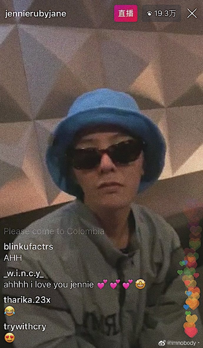 組圖：神仙友誼！BLACKPINK成員與粉絲直播互動 權志龍驚喜現身