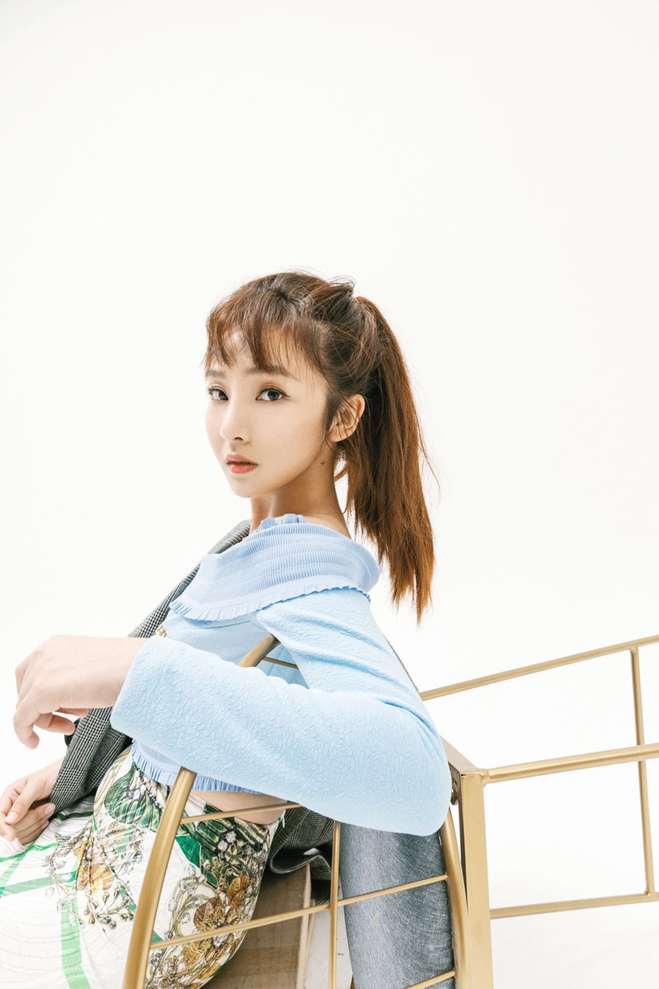 组图:率性小花张樟最新写真曝光 吸睛十足尽显青春活力 - 北方娱乐网