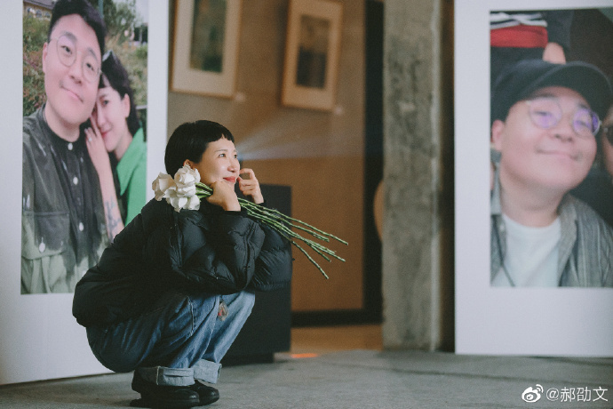 组图：郝劭文微博分享求婚成功喜讯与女友甜蜜亲吻满脸幸福第5张图片