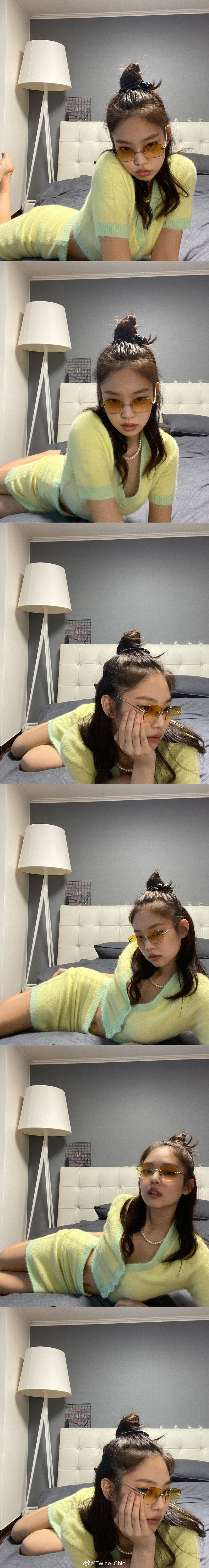 组图：百变妮妮！Jennie晒多组日常穿搭 或乖巧甜美或酷感朋克