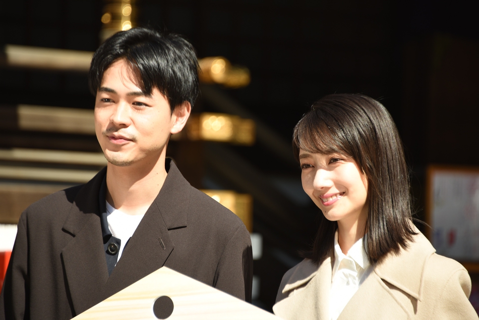 组图:电影《弥生,三月》将上映 成田凌波瑠参加祈愿活动