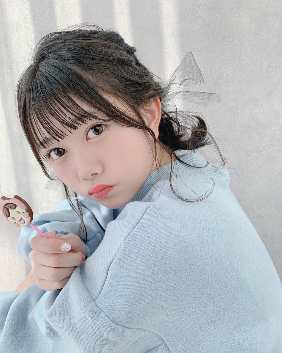 组图:akb48成员千叶惠里晒新照 糖果系少女甜蜜亲人