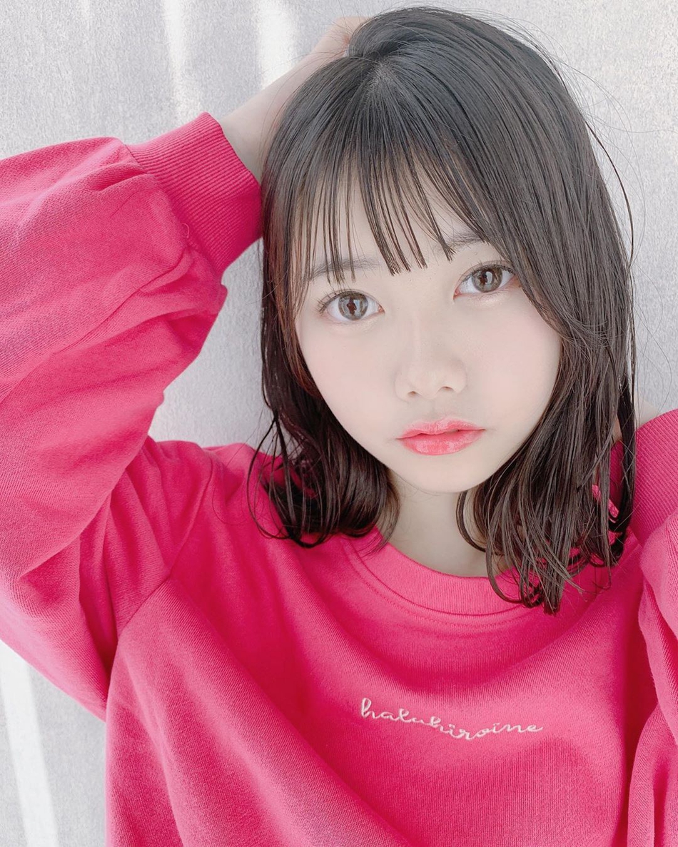 组图:akb48成员千叶惠里晒新照 糖果系少女甜蜜亲人