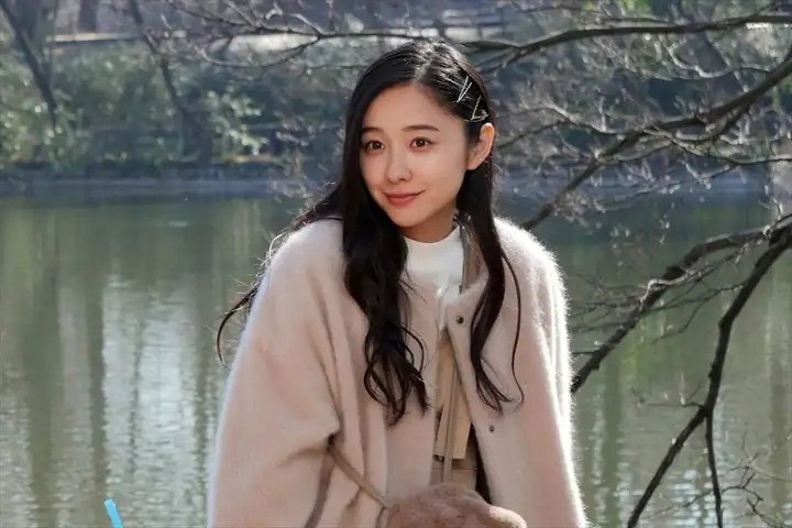 组图:《亲爱的妮娜》剧照曝光 堀田真由演绎清纯校花