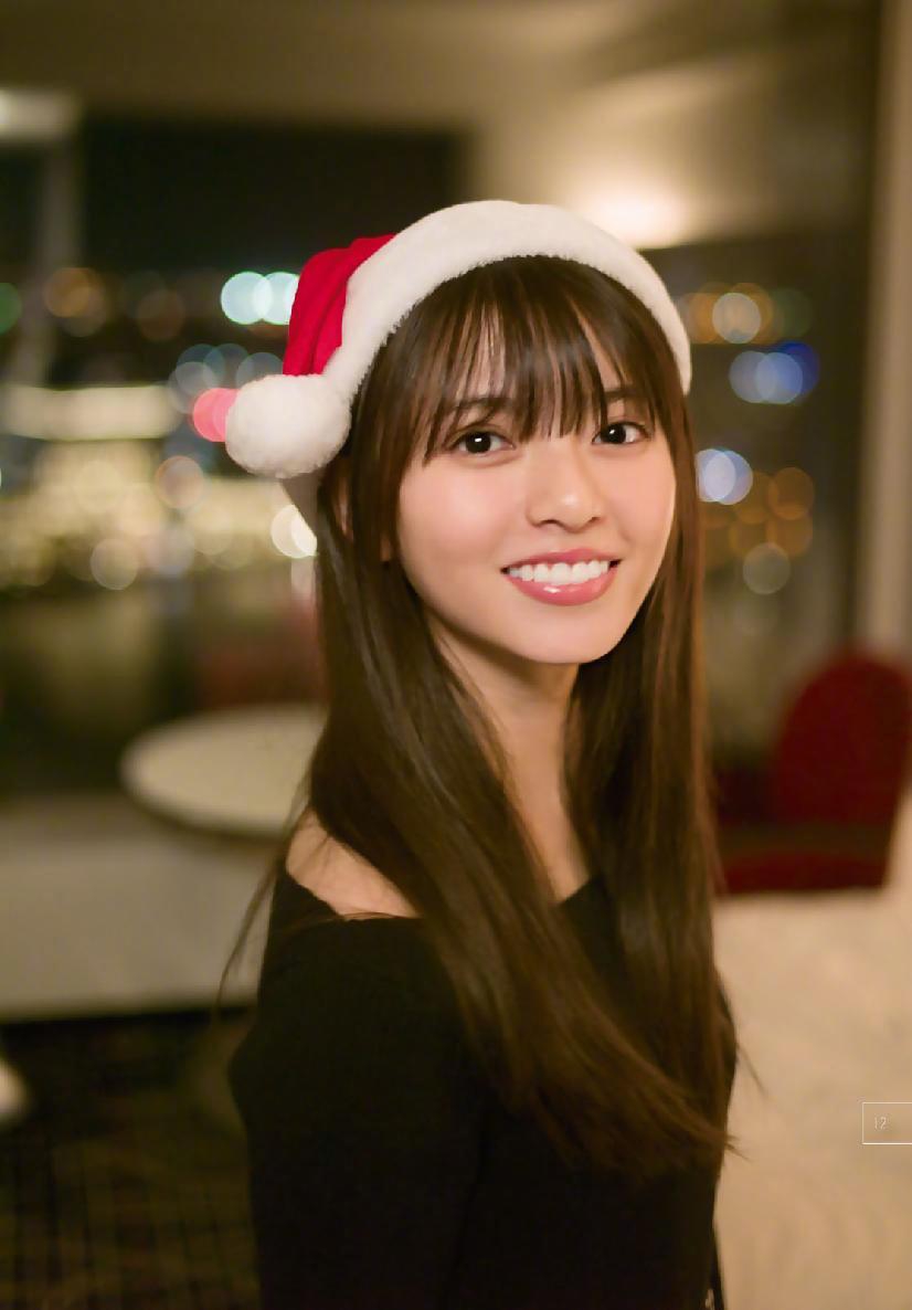 组图:斋藤飞鸟写真登杂志封面 演绎平安夜乖巧居家女孩