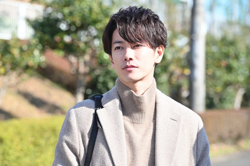 组图:《恋无止境》第9话剧照曝光 佐藤健上演柔情摸头杀