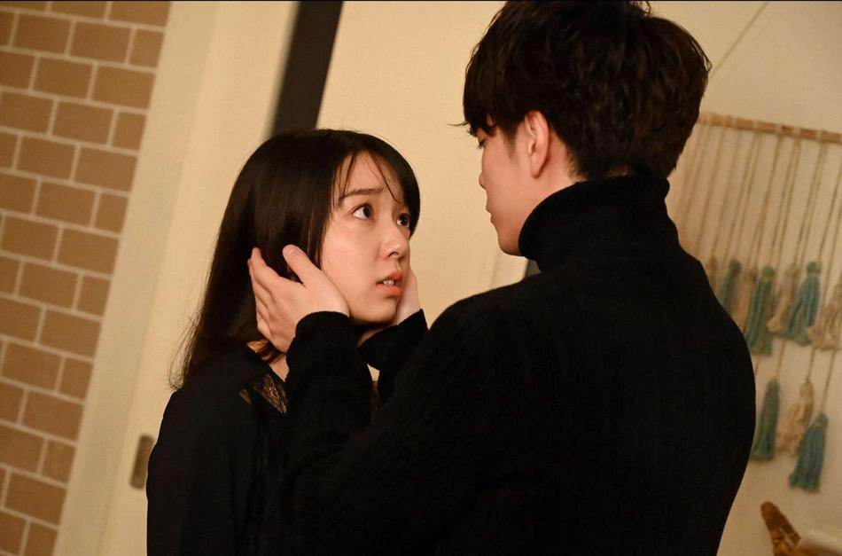 组图:《恋无止境》第9话剧照曝光 佐藤健上演柔情摸头杀