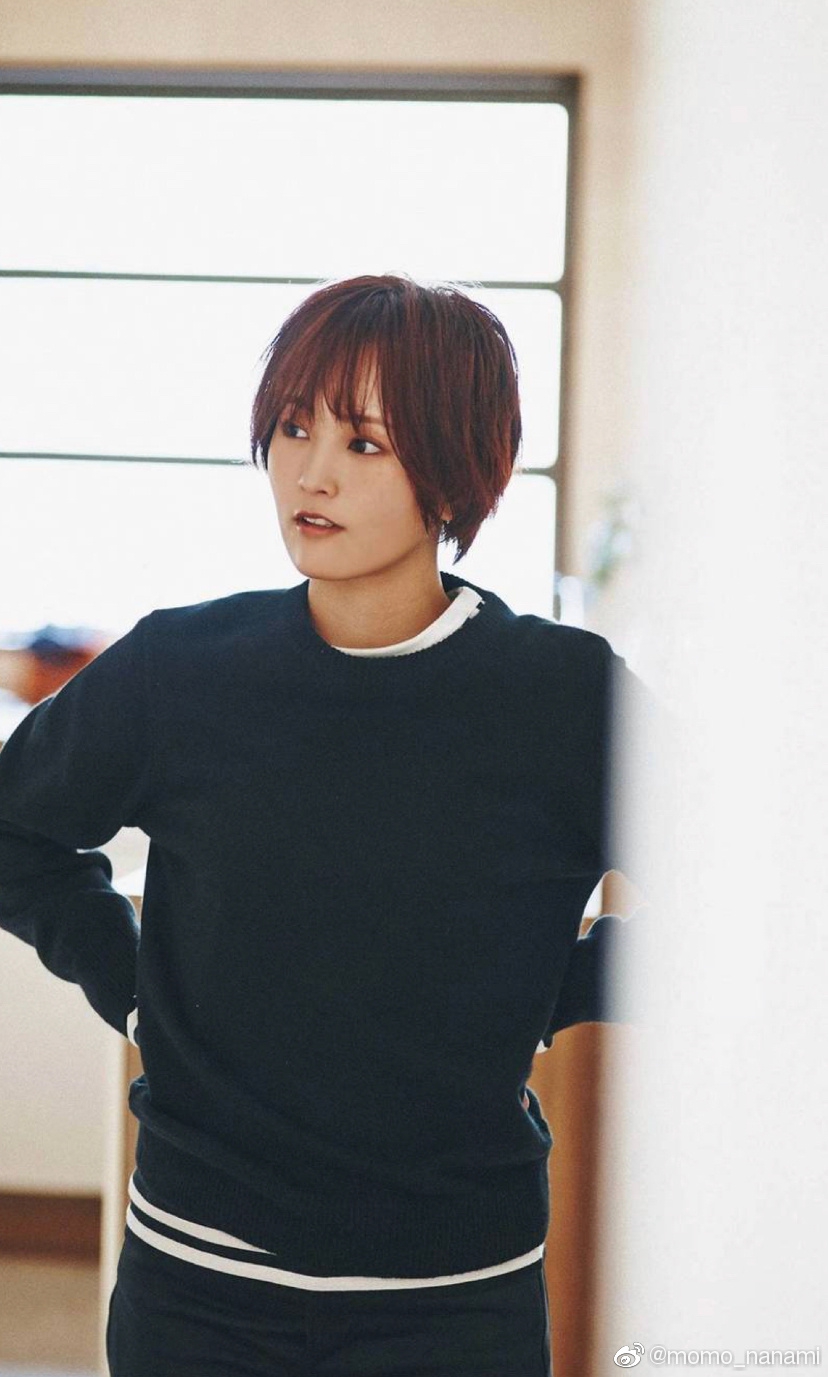 组图:山本彩拍摄杂志时尚写真 演绎单身女子冬日居家日常