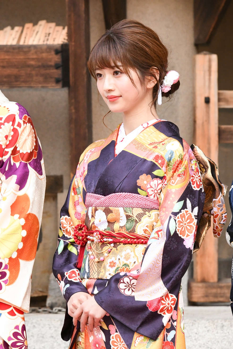 组图:avex事务所举行新春摄影会 多位旗下女星和服登场