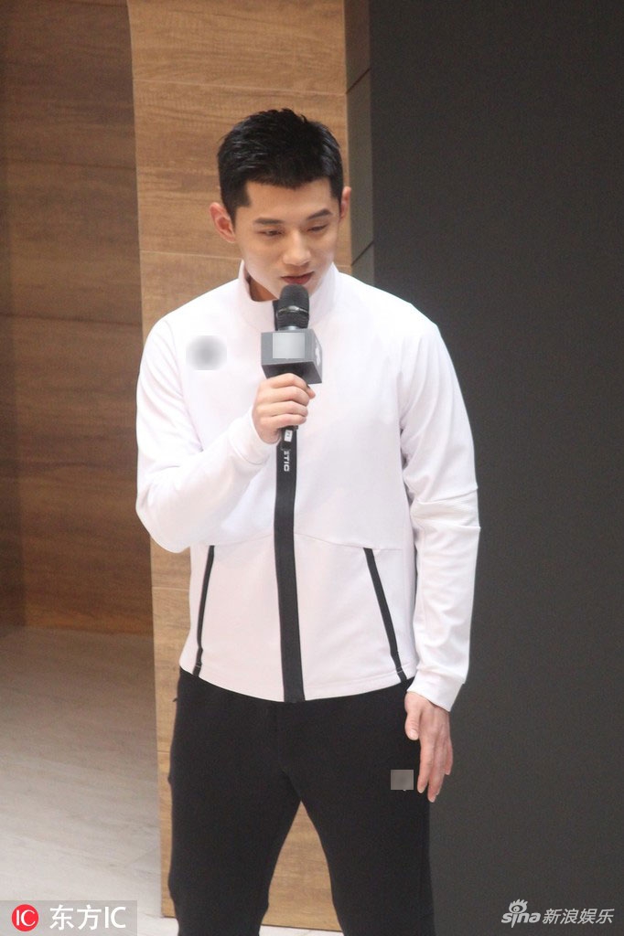 张继科现场调侃自己身材不够好,颜值不够高,引迷妹尖叫连连.