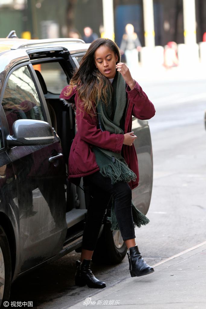 新浪娱乐讯 纽约当地时间2017年3月21日,玛利亚·奥巴马(malia obama)