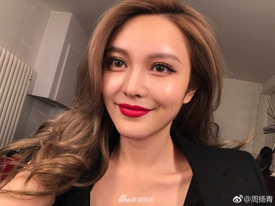 组图:罗志祥女友晒不p图照片 大眼水灵红唇抢镜