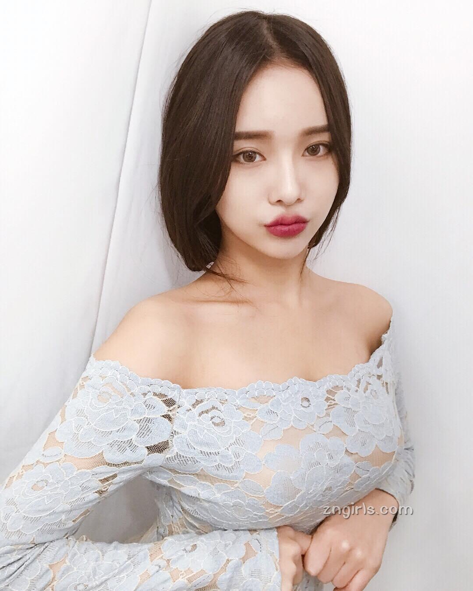 组图韩国网红正妹波涛汹涌前凸后翘身材好