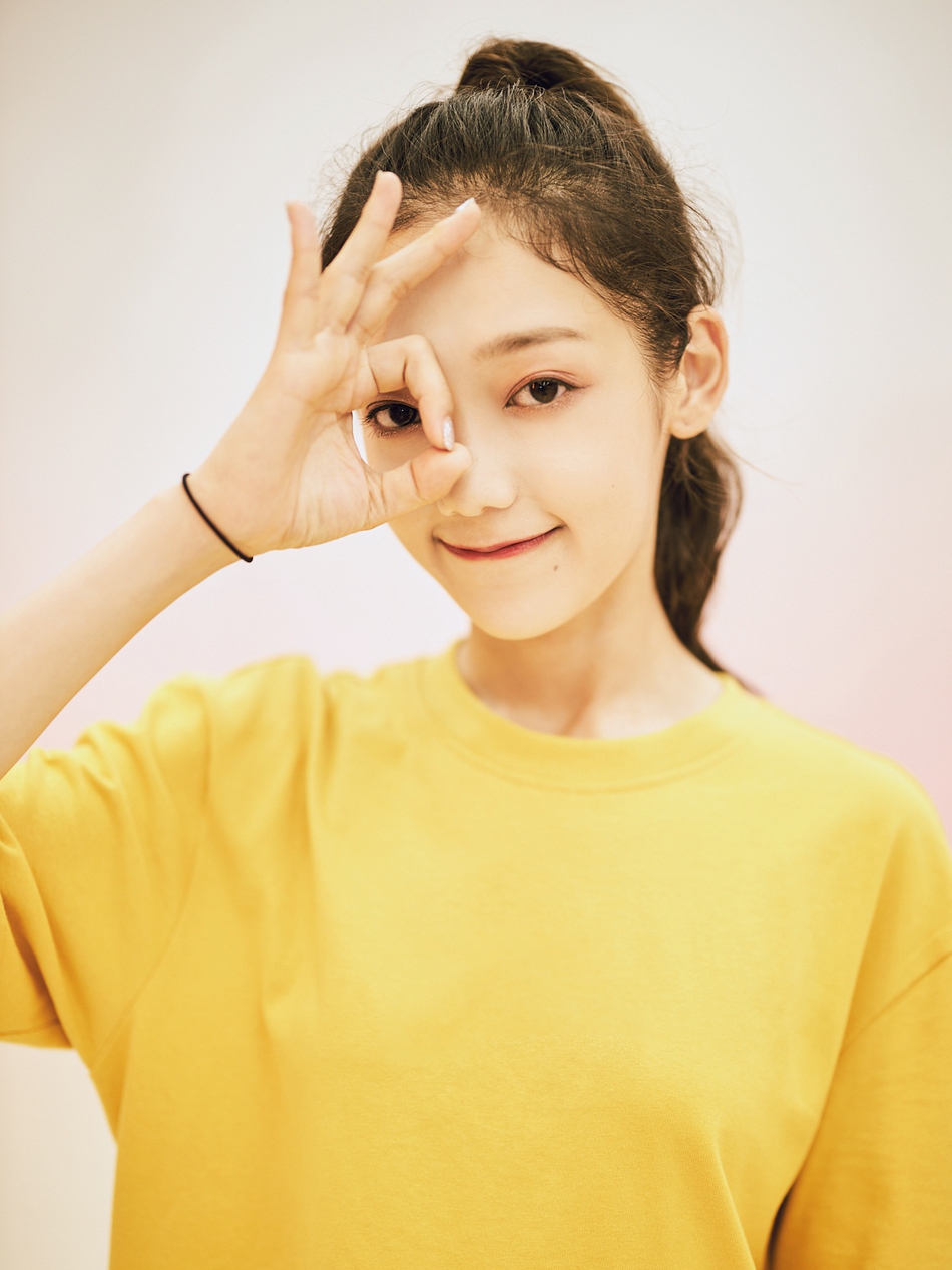 组图:独家对话《创3》希林娜依·高 对镜搞怪俏皮可爱_高清图集_新浪