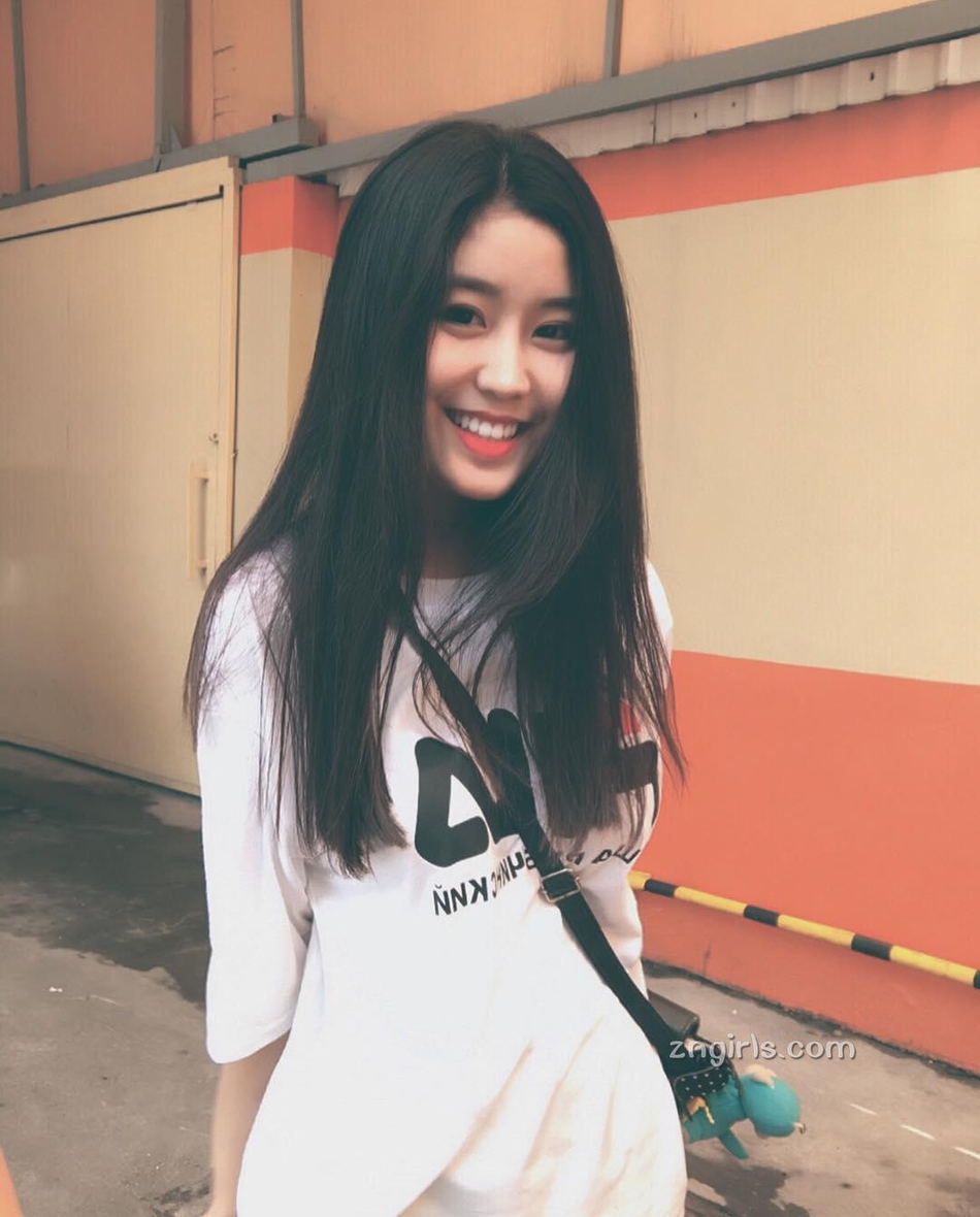 组图:越南16岁美女高中生走红 获赞"零缺点女神"_高清图集_新浪网