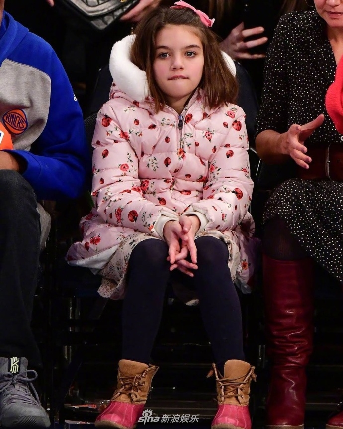 组图:汤家有女初长成!阿汤哥女儿五官精致颜值高