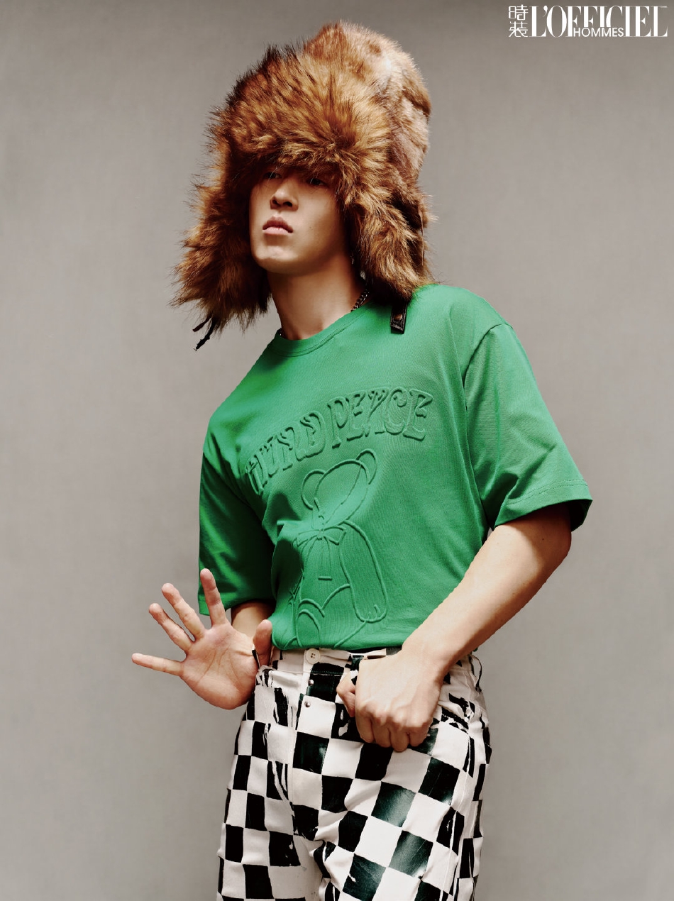 组图：马伯骞运动风色彩大片释出着棕色套装搭清爽短发活力十足第8张图片