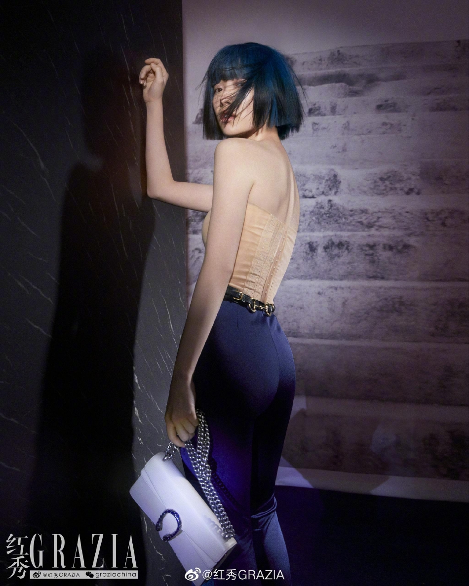 组图：倪妮迷幻感光影大片释出大胆尝试“亢奋妆”风格前卫第5张图片