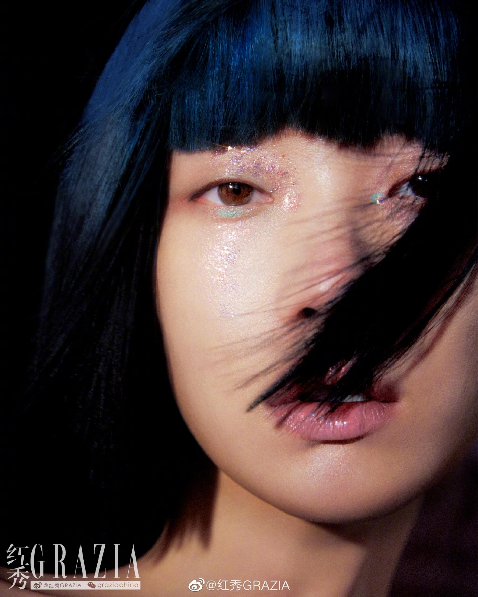 组图：倪妮迷幻感光影大片释出大胆尝试“亢奋妆”风格前卫第18张图片