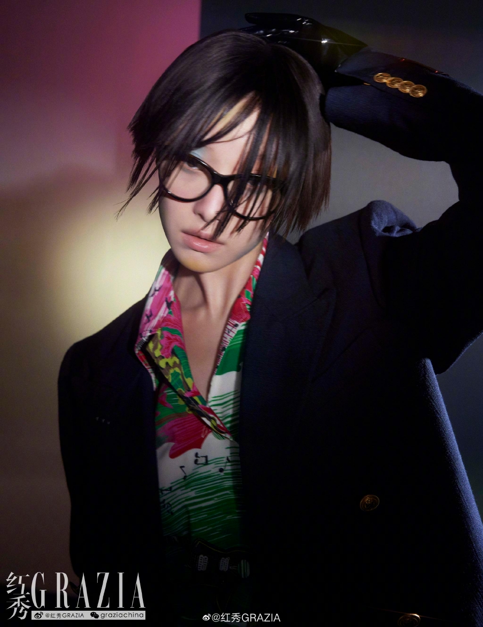 组图：倪妮迷幻感光影大片释出大胆尝试“亢奋妆”风格前卫第3张图片