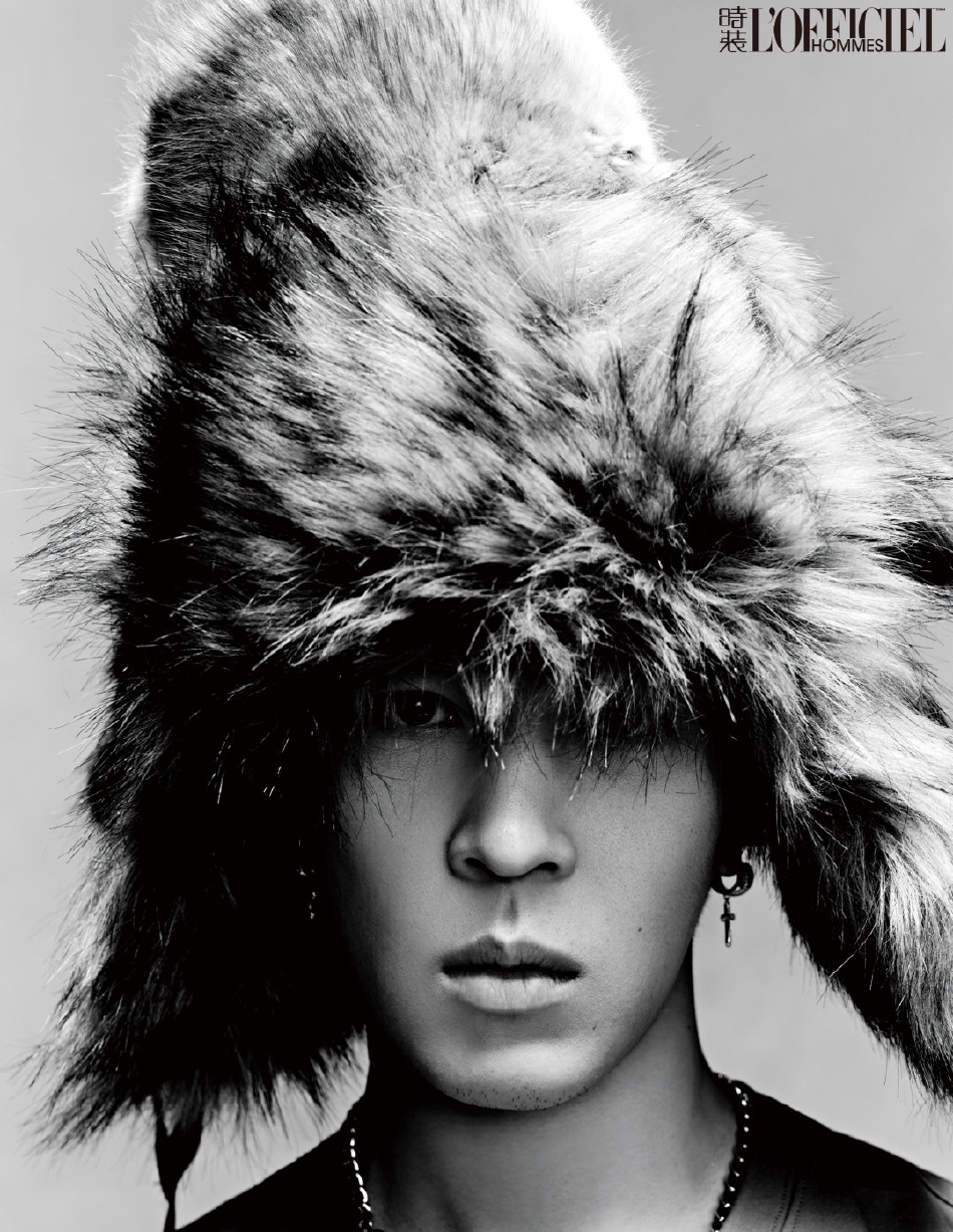 组图：马伯骞运动风色彩大片释出着棕色套装搭清爽短发活力十足第5张图片