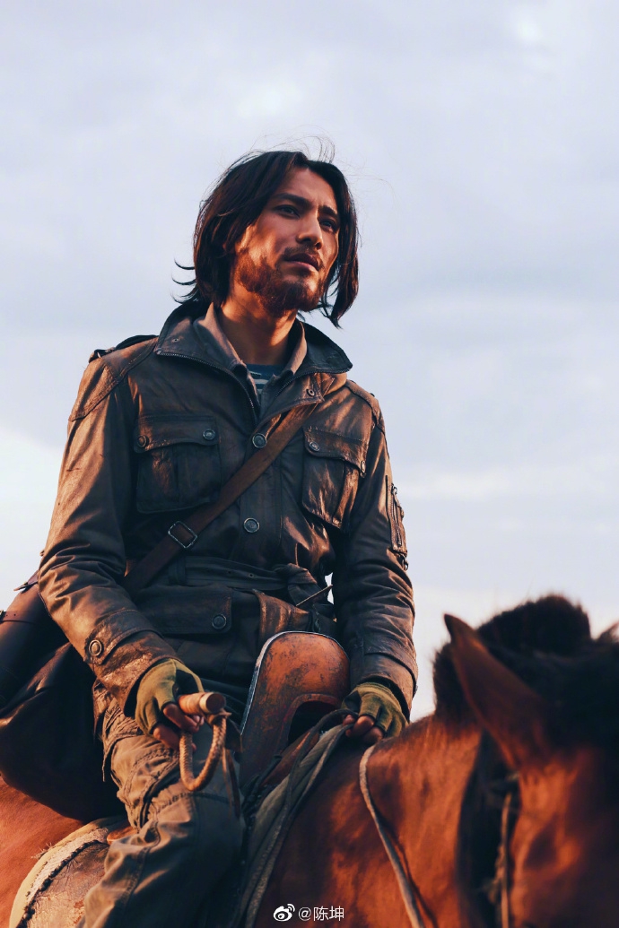 组图:陈坤晒剧照为胡八一庆生 感慨那段时光是美好的旅程