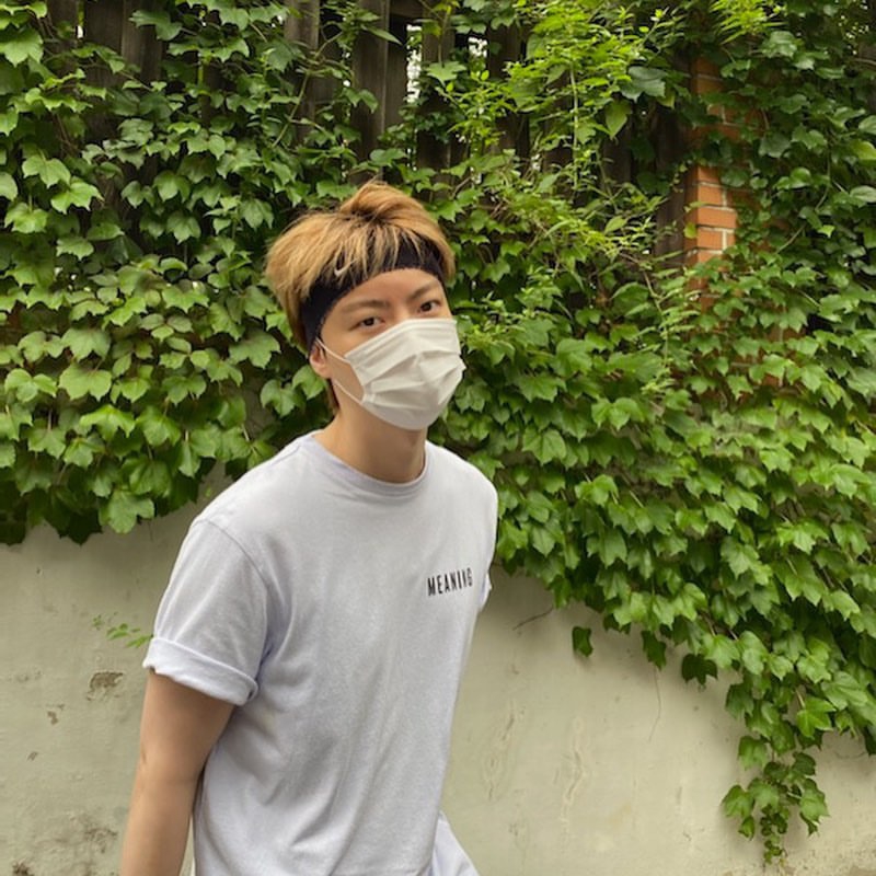 組圖：安宰賢離婚清空社交網站後首更新 戴口罩一頭金髮略顯頹廢