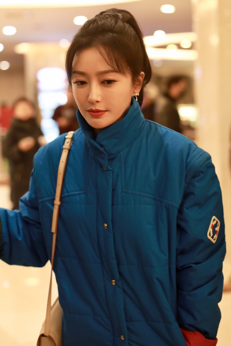 04 1 / 4 新浪娱乐讯  2020年1月22日,北京,秦岚参加2020年央视春晚第