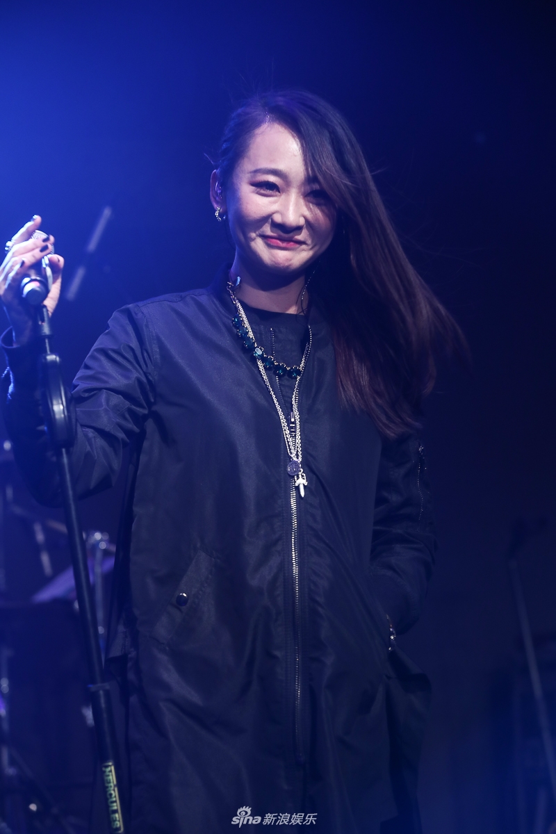 组图:严艺丹携个人乐队出道 曾为《步步惊心》演唱歌曲