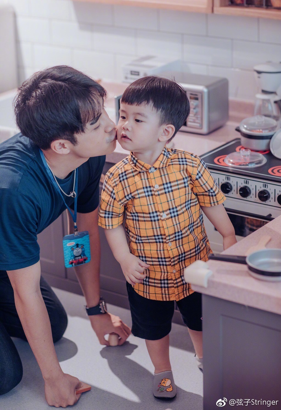 李茂弦子儿子庆生宴现场照曝光 一家三口同框幸福温馨