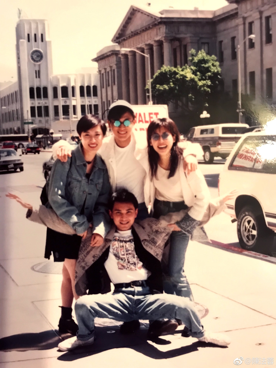 组图:陈法蓉晒昔日好友合照 萱萱林文龙魏骏杰都在场
