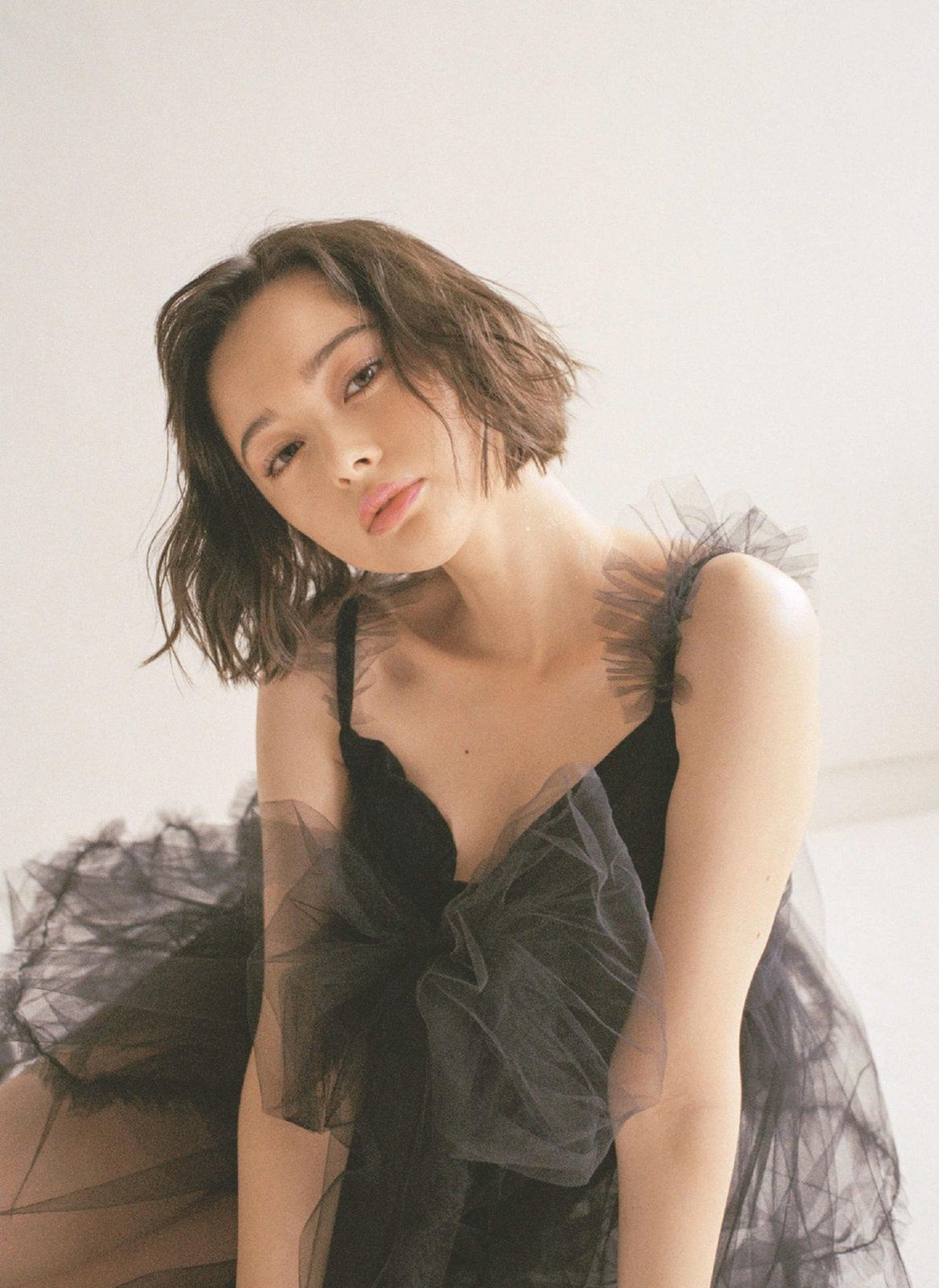 组图:日模特玉城蒂娜最新写真曝光 迷离性感