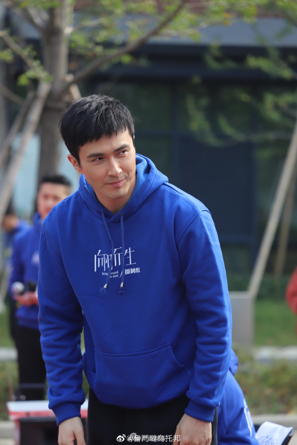 组图:蒋欣短发亮相气质清爽 首演绝症患者与高伟光搭档