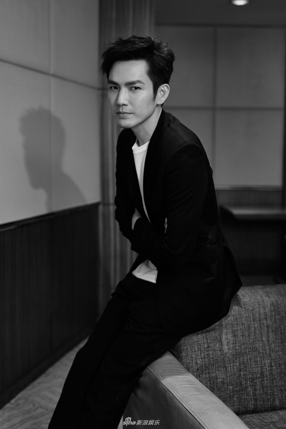 组图霸道总裁即视感钟汉良黑色西装帅气