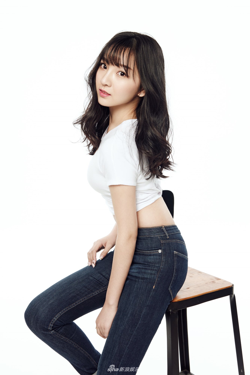 组图:《越活越来劲》张艺馨化身活泼可爱美女记者_高清图集_新浪网