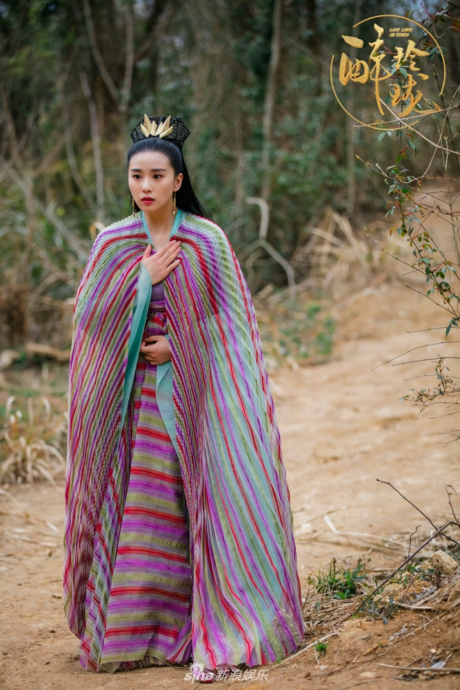 《醉玲珑》刘诗诗彩虹长裙雍容华贵 陈伟霆朗眉星目气度不凡