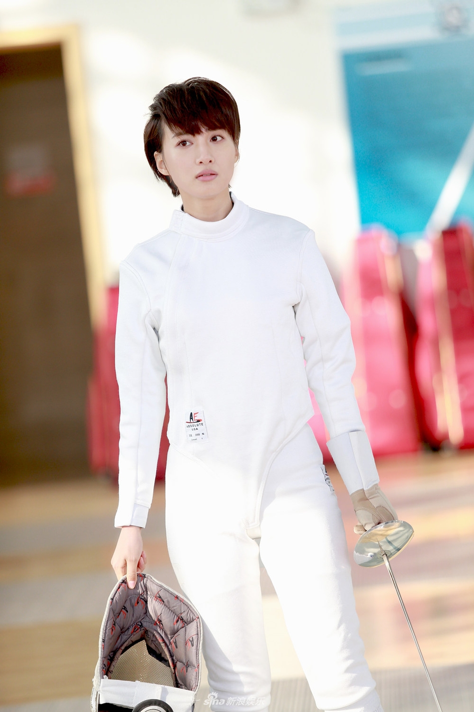 组图:《进击吧 闪电》开播 击剑少女冯文娟帅气上线