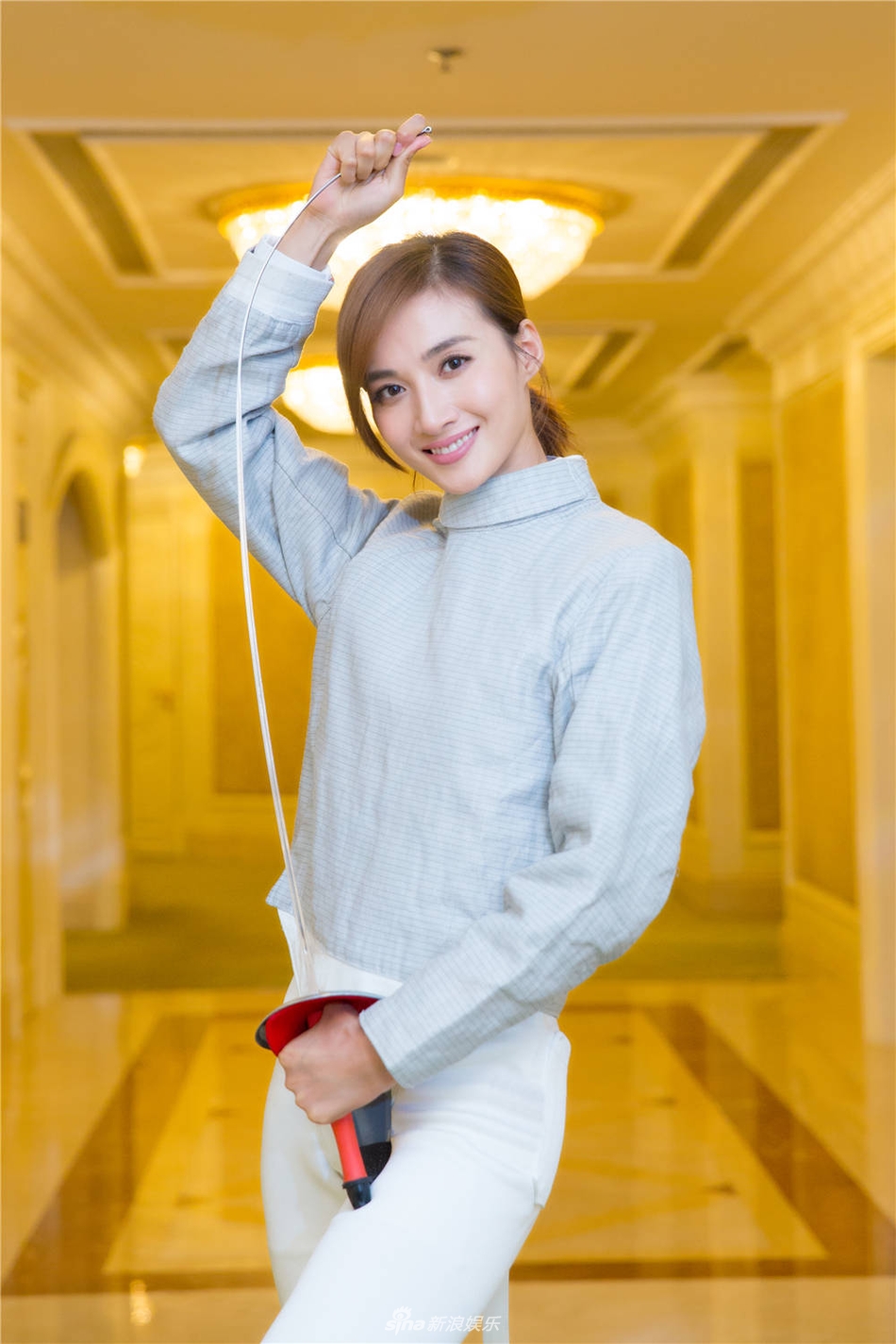 组图:《进击吧闪电》曝冯文娟击剑照 硬朗率性英气逼人