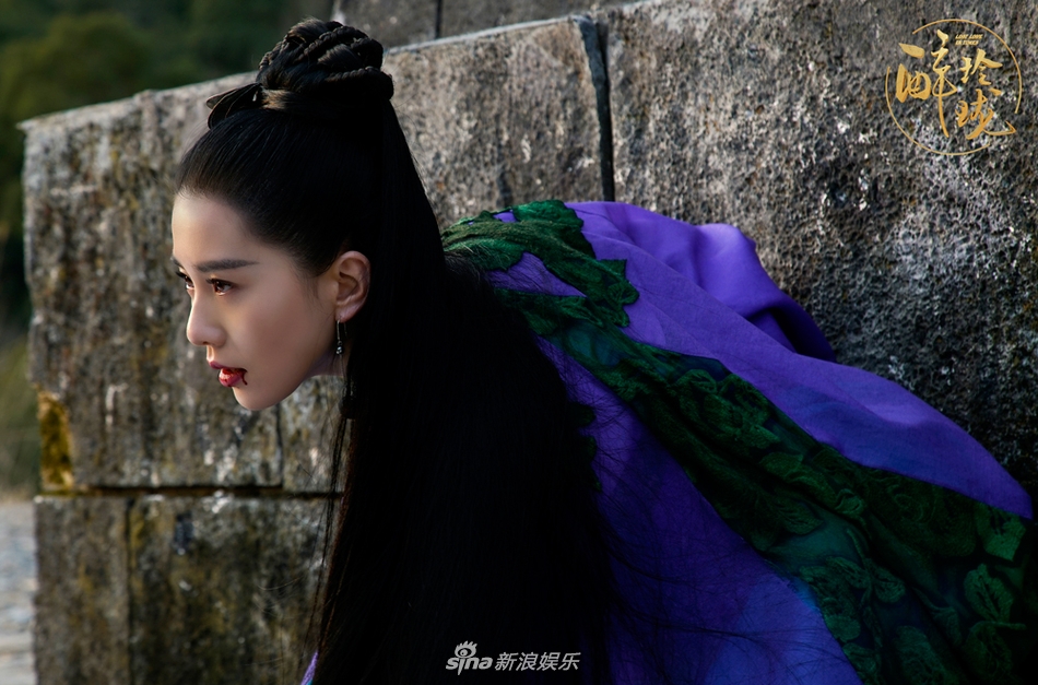 《醉玲珑》刘诗诗受伤被俘楚楚可怜 陈伟霆戎装上阵展英姿