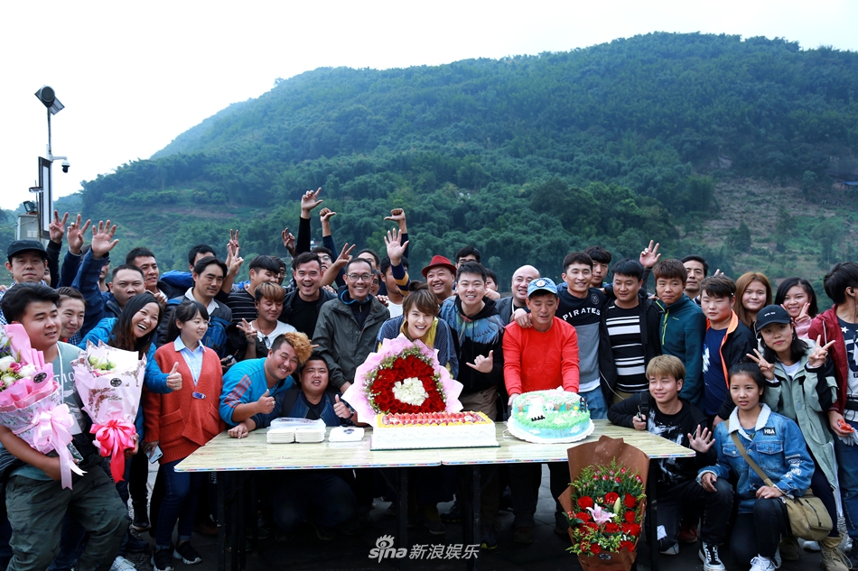 《夜天子》杀青曝花絮照 徐海乔敬业态度获剧组赞