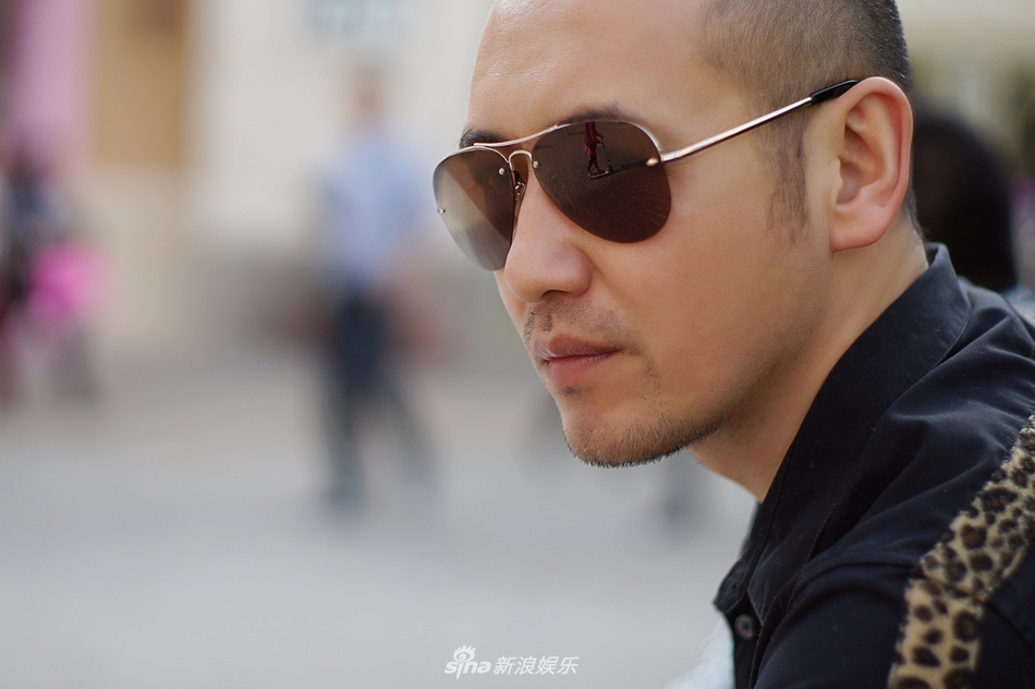 组图:战争剧《音乐会》杀青 斯琴高娃张正阳搭档出演