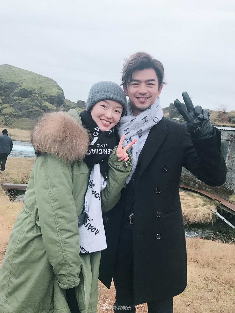 组图:《火王》刘海蓝杀青晒素颜照 与景甜比耶萌翻天