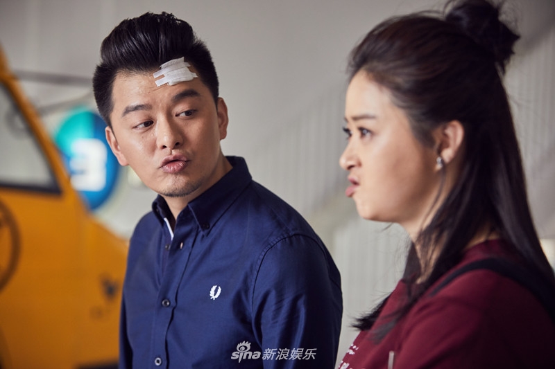 4 / 10 新浪娱乐讯 《凡人的品格》张戈在剧中耍宝卖萌花式撩妹,与