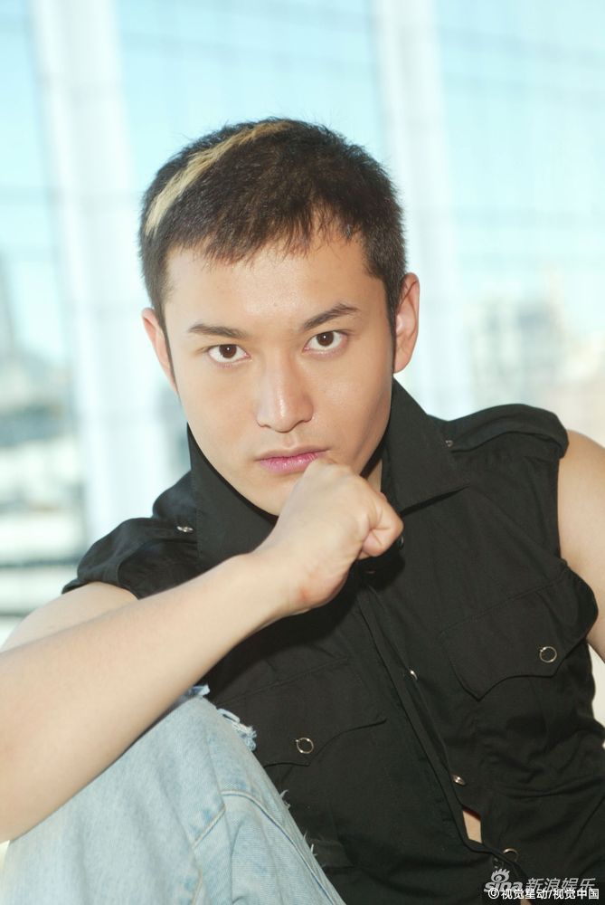 猜你喜欢 17 / 27 古巨基在《还珠3》中饰演五阿哥.