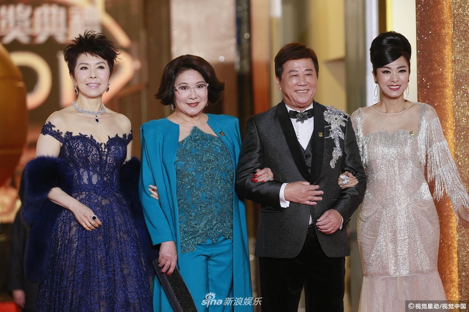 组图:tvb台庆红毯 《溏心风暴3》主演四人携手亮相亲密十足_高清图集