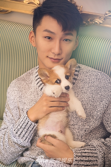 组图:《勇敢的心2》曝光剧照 新人张一铎学生装束意气风发