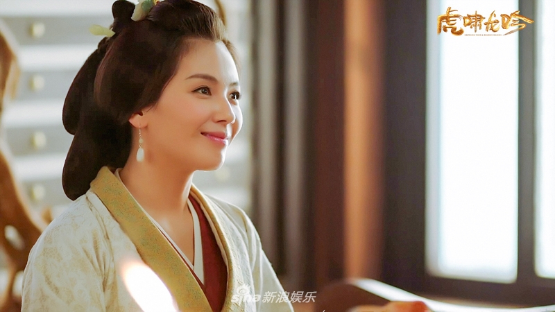 组图:《虎啸龙吟》刘涛张春华领盒饭 临终告白引泪奔