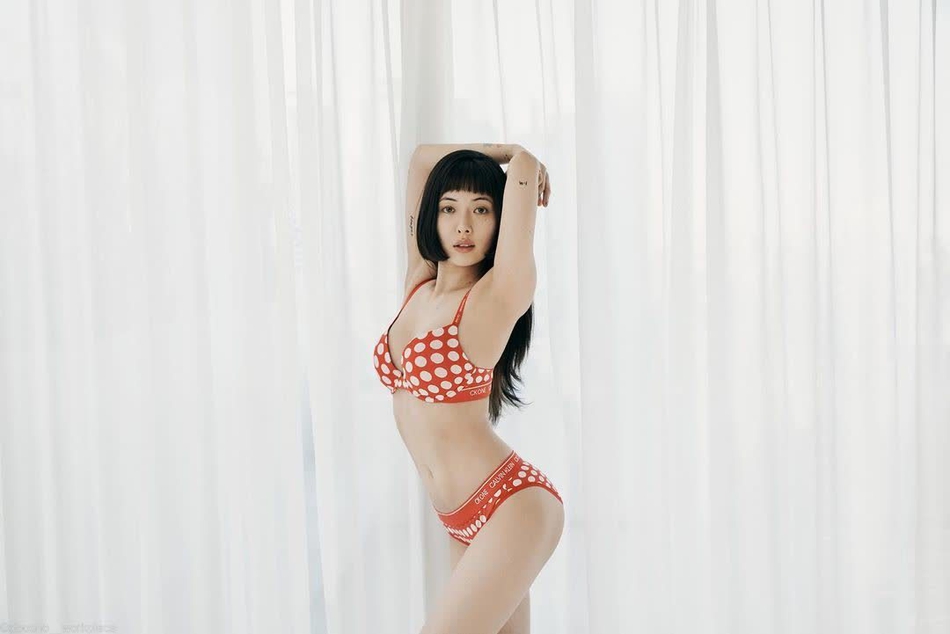 組圖：泫雅金曉鍾性感時尚大片曝光 穿情侶內衣秀好身材性感十足